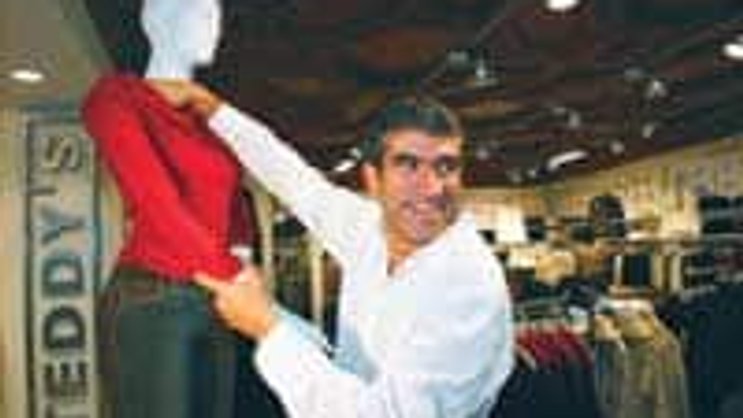 Teddy’s-CEO Thomas Huwiler im Luzerner Laden.