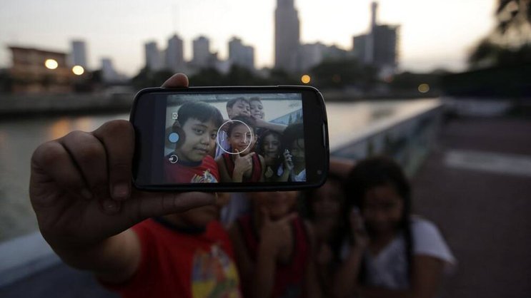 Selfies: Jeder Moment will festgehalten und mit anderen geteilt werden. Keystone