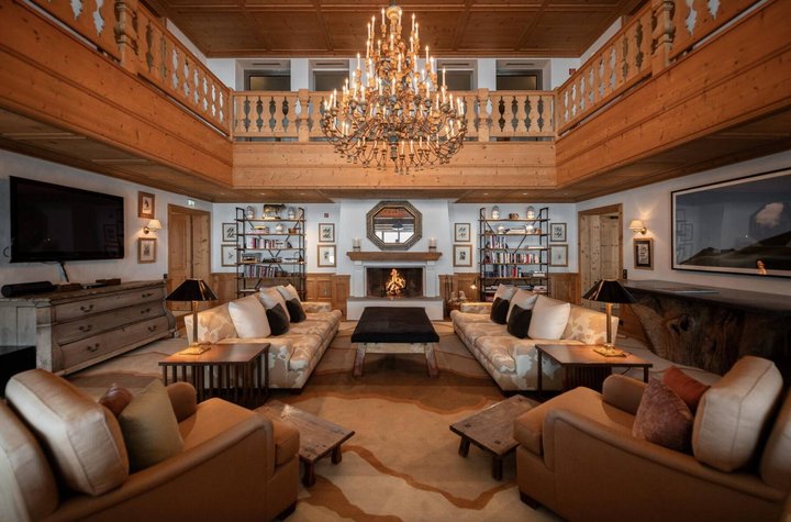 Aurelio Clubhouse