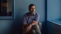Buchhalter und Buchautor Vor seiner Karriere als Schriftsteller arbeitete Stamm als Buchhalter. Seine Hörspiele und Romane wurden vielfach geehrt, unter anderem mit dem Schweizer Buchpreis 2018.