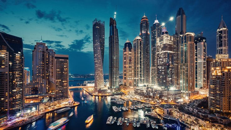 Statt in die Wüstenmetropole Dubai (im Bild) oder in das 140 Kilometer entfernte Abu Dhabi zieht es reiche Touristen gerade zunehmend auf das ruhige Mallorca.