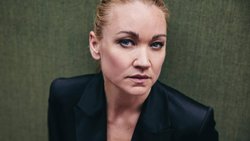 Vorbild 2: Schauspielerin Lisa Maria Potthoff zieht das Training in der Sport-halle dem eitlen Gang über rote Teppiche vor.