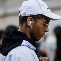 AirPods: Die Bluetooth-Kopfhörer von Apple sollen kommendes Jahr ausgebaut werden.