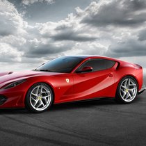 Zwölf-Ender: Mit 800 PS macht der Ferrari 812 Superfast seinem Namen alle Ehre.
