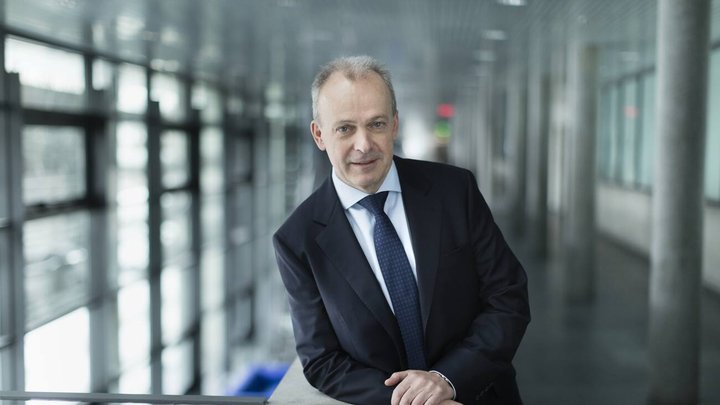 Porträt von Urs Schaeppi, CEO der Swisscom, aufgenommen am Firmenhauptsitz in Worblaufen im Kanton Bern.