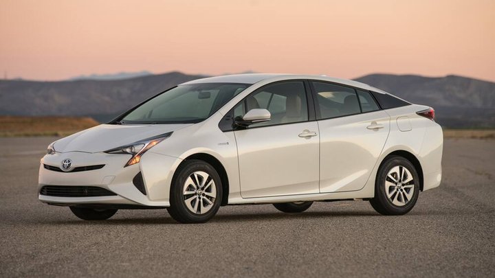 auto-neuheiten_14-toyota-prius-iv_1.jpg