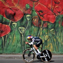 Tom Pidcock im Q36.5-Dress am Giro d’Italia, wo er auf dem für seine Verhältnisse katastrophalen 16. Rang landete.