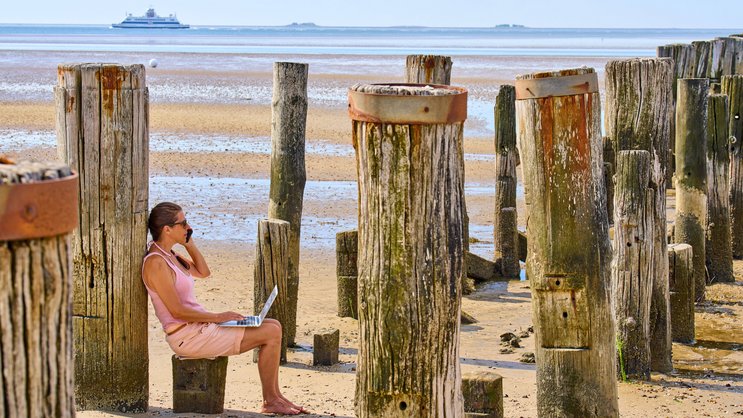Die Mails am Stand beantworten – eine Traumvorstellung vieler Arbeitnehmenden.