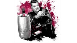 Man scannt mit der App das Etikett der Flasche, stellt diese in den Qelviq, und der kühlt oder wärmt den Wein auf die Idealtemperatur.