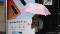 Huawei steht im Regen: Der Konzern muss sich von Zulieferern lösen.