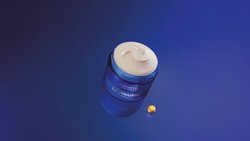 Die Skin Caviar Luxe Cream gibt es für 1177 Franken für 100 ml bei La Prairie.