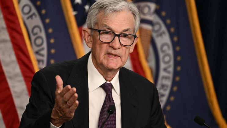 Jerome Powell (73), Chef der US-Notenbank Fed, lässt die Zinsen unverändert.