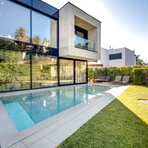 Collina d’Oro, Montagnola: Die 8,5-Zimmer-Villa südlich von Lugano wurde 2015 erbaut und verfügt über vier Schlafzimmer und fünf Badezimmer. Preis: 4'700'000 Franken.