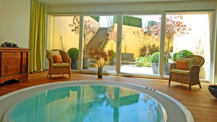 jacuzzi.jpg