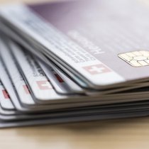 Krankenkassenkarten: Das KVG von 1996 hat festgelegt, dass die Leistungen aller Grundversicherungen einheitlich sein müssen. 