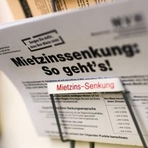 Mietzinssenkung: Musterbriefe aus dem Internet können Ihnen helfen. Keystone