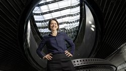 CEO Géraldine Picaud im SGS-Hauptgebäude in Genf, das der Warenprüfkonzern bald verlassen wird.