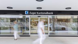 Filiale der Zuger Kantonalbank: Seit dem Corona-Tiefstand im März 2020 hat sich die Aktie des Finanzhauses im Wert fast verdoppelt.