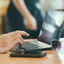 Arbeiten im Café: Für viele Angestellte eine gute Option. Keystone