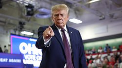 CHILLICOTHE, OHIO - OCTOBER 28: U.S. President Donald Trump points during a campaign rally at the Shoemaker Center at Ohio University on October 28, 2026 in Chillicothe, Ohio. President Trump is rallying support for Republican candidates in Ohio ahead of the midterm elections. Kevin Dietsch/Getty Images/AFP (Photo by Kevin Dietsch / GETTY IMAGES NORTH AMERICA / Getty Images via AFP)
