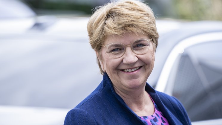 Bundespräsidentin Viola Amherd und die anderen Mitglieder des Bundesrates kommen auf eine Gesamtentschädigung von rund 1,1 Millionen Franken im Jahr.