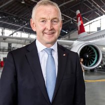 Swiss-CEO Thomas Klühr: Vor dem neuen Bombardier-Flieger der Airline.