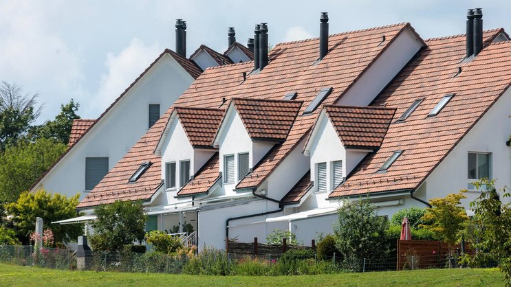 Häuser in Uster ZH: Wer 1998 ein Einfamilienhaus gekauft hat, darf sich in gewissen Fällen aber meist über einen noch grösseren Wertzuwachs freuen.
