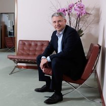 Severin Schwan: Schwaches Wachstum, auslaufende Patente, sinkender Aktienkurs - der Roche-Vormann ist gefordert.