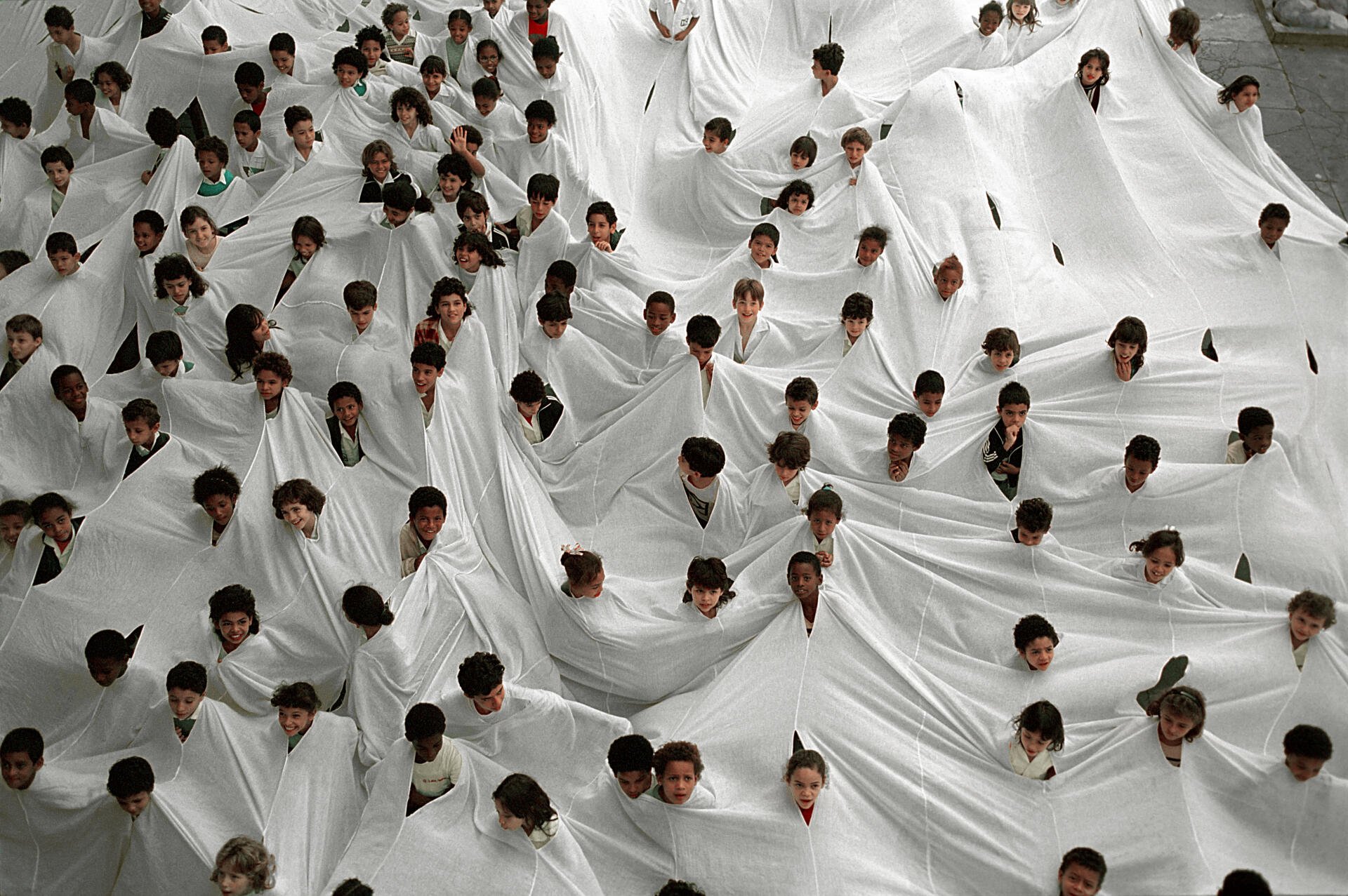 «Divisor»,1968, Performance im­ Museu de Arte Moderna,Rio de Janeiro, Brasilien (1990).