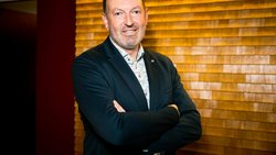 Roman Kunz, Geschäftsleiter der Appenzeller Versicherungen, setzt auf den persönlichen Kontakt mit den Versicherten statt auf anonyme Formulare.