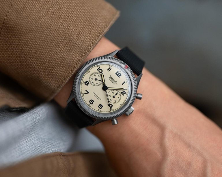 Hanhart 417 TI Desert Pilot.