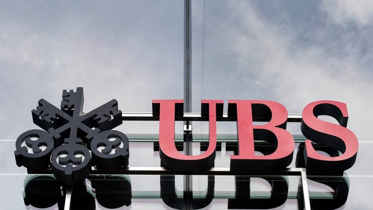Logo der UBS: Der Aktienkurs der Grossbank zieht wieder an.