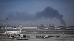Wegen des Iran-Konflikts stehen die Golf-Flughäfen Dubai, Abu Dhabi und Doha still.