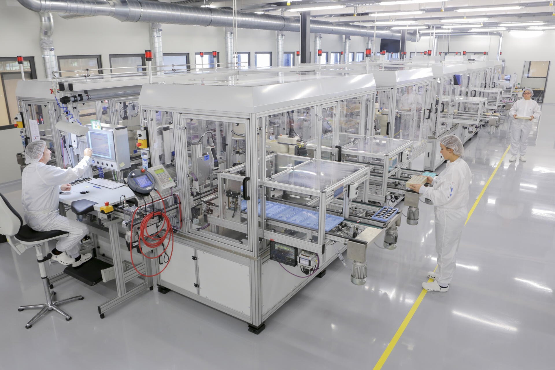 Vollautomatisiert: Die Swatch Group baut ihr Automatikwerk Sistem 51 für die gleichnamigen Uhren der Marke Swatch in einer automatischen Produktion. Das ist Innovation auf höchstem Niveau.