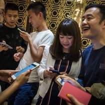 Chinesische Bitcoin-«Miner»: Die Geldschöpfer werden in Bitcoins bezahlt.