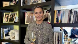 Adriana Burkard präsentierte im Zürcher Efficiency Club die neuesten Weine von Arillo in Terrabianca. Drei Weingüter – Terrabianca im Chianti Classico, Il Tesoro in der Maremma und Colle Brezza im Val d'Orcia gehören zum Familienunternehmen.