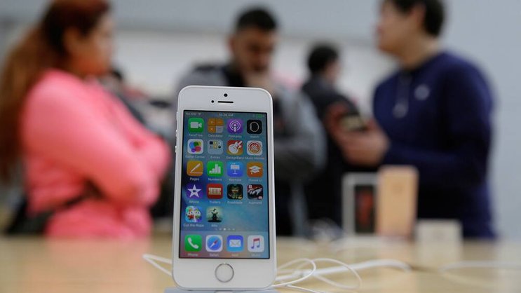 iPhone SE: Vom Aussehen her ist das neue Modell der Zwilling des iPhone 5s. Keystone