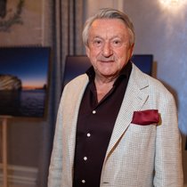 Lindt-Patron Ernst Tanner hat einen Vertrag mit der Regierung von Dubai geschlossen. Die nächsten sechs Monate wird geplant.