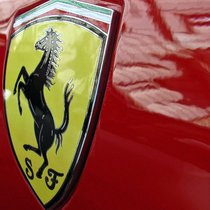 Das Logo der Sportwagenschmiede Ferrari.