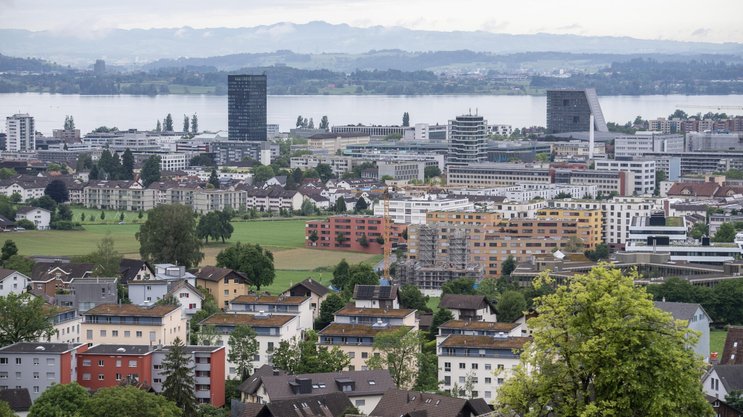 In der Schweiz aber gilt für alle Grossfirmen eine Gewinnsteuerbelastung von 15 Prozent – auch in Zug (Bild). Deshalb locken die Kantone mit anderen Goodies.