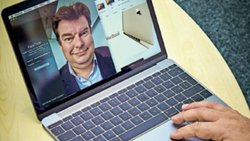 Das Apple MacBook im Crash Test.   Nik Hunger