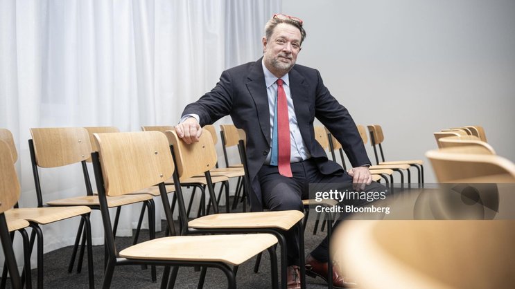 Als junger Pharmazeut sechs Monate in der Apotheke, danach fast immer in der Generikaindustrie: Richard Saynor, CEO von Sandoz.