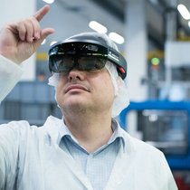 Ypsomed-Pilotprojekt: Produktionsüberwachungen per Hololens in Echtzeit.