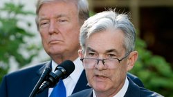 US-Präsident Donald Trump und Notenbankchef Jerome Powell: Powells Geldpolitik missfällt Trump.