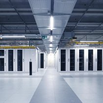 Das Rechenzentrum in Gais AR gehört der Rechenzentrum Ostschweiz AG (RZO) und ist zu fast 90 Prozent ausgelastet. Die RZO AG gehört zwei regionalen Stromversorgern.