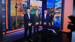 Ein Trio für den Dreiländer-Sender: TV-Manager Rusmir Nefic (l.) und die Investoren Alexander Schütz (M.), Gründer und CEO der C-Quadrat Investment Group und Benjamin Lakatos, Grossaktionär und Präsident der MET Group.