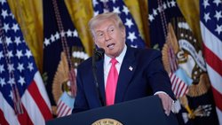 US-Präsident Donald Trump senkt den Zollsatz für die Schweiz auf 15 Prozent.