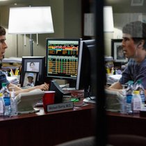 Christian Bale spielt Michael Burry in der Verfilmung «The Big Short»: Der Investor sieht im richtigen Leben erneut die Warnlampen leuchten.