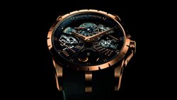 In 40-mm-Roségold-Gehäuse arbeitet das Kaliber RD850 mit Ewigem Kalender.