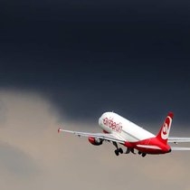Air Berlin: Bislang haben vor allem Langstreckenpassagiere Probleme.  Keystone